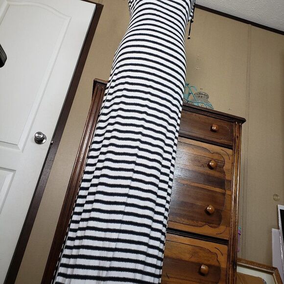 SOFT Michael Kors Black and White Striped Scoop Neck Maxi Dress - Picture 7 of 12